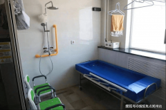 <b>通过老炸酱面、糖油饼等怀旧食物共同黑胶唱片</b> 